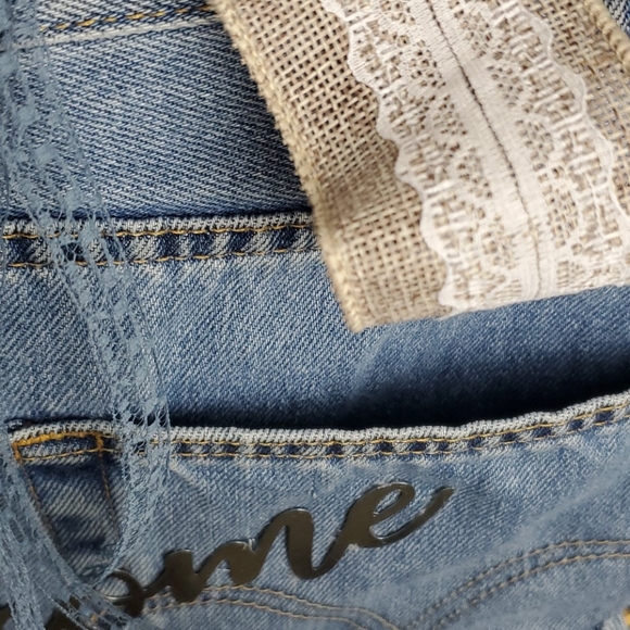 Adorable Welcome denim wreath - Picture 6 of 8